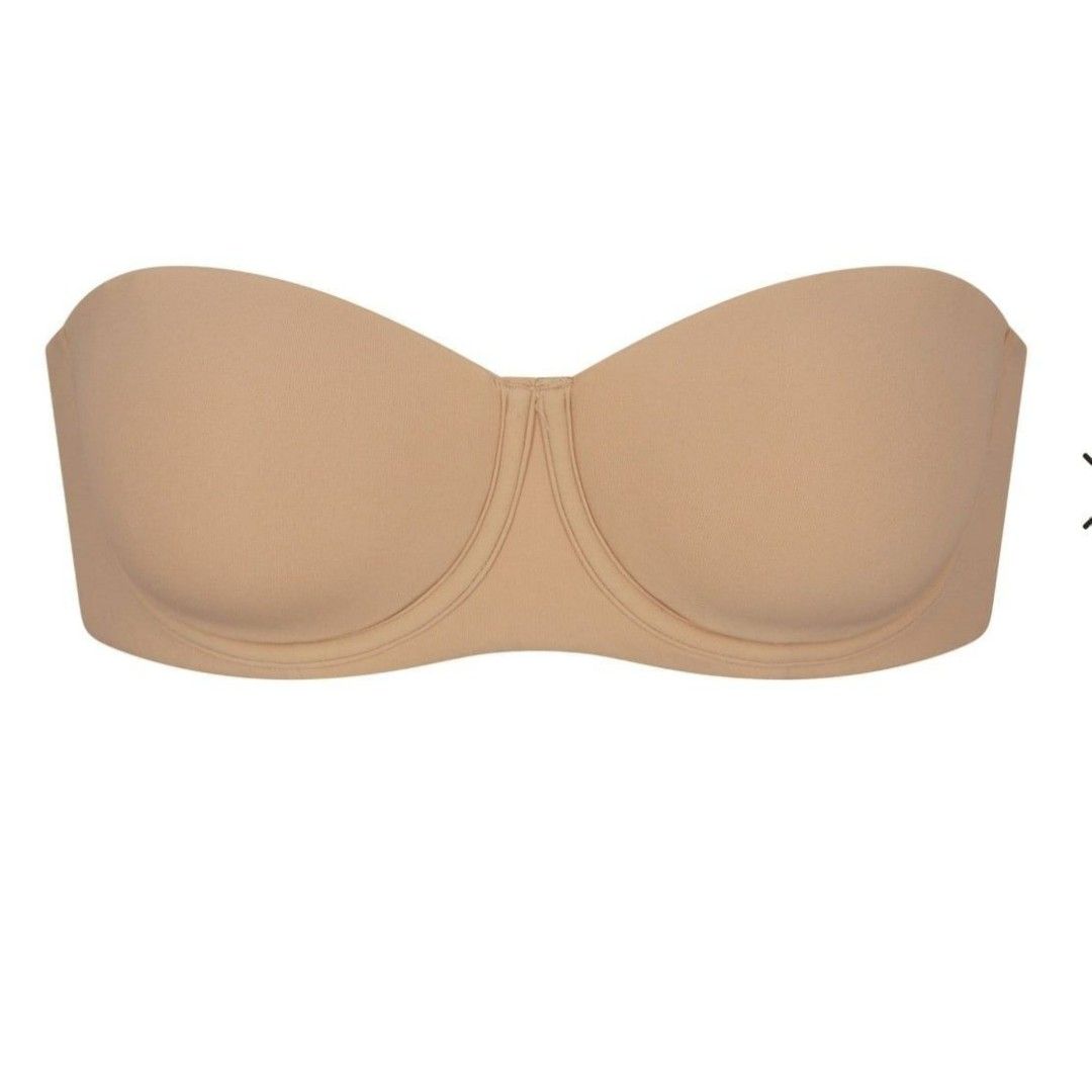 Skims Strapless/Convertible/Traditional T-Shirt Bra